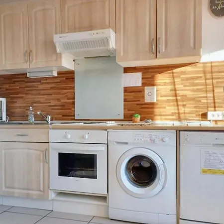 Cosy A En Roussillon De 25 M² Avec Terrasse